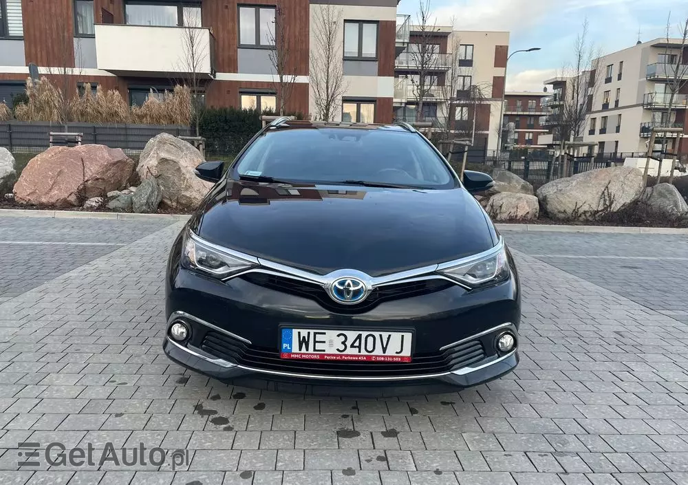 TOYOTA Auris Hybrid 135 Prestige