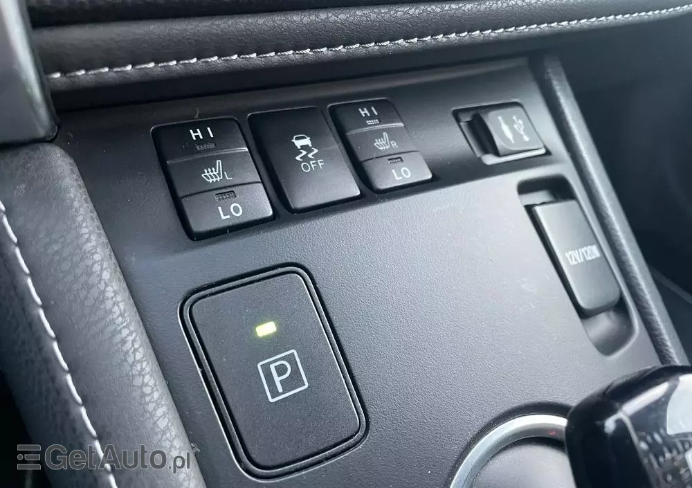 TOYOTA Auris Hybrid 135 Prestige