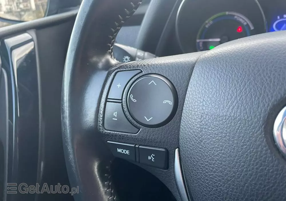 TOYOTA Auris Hybrid 135 Prestige