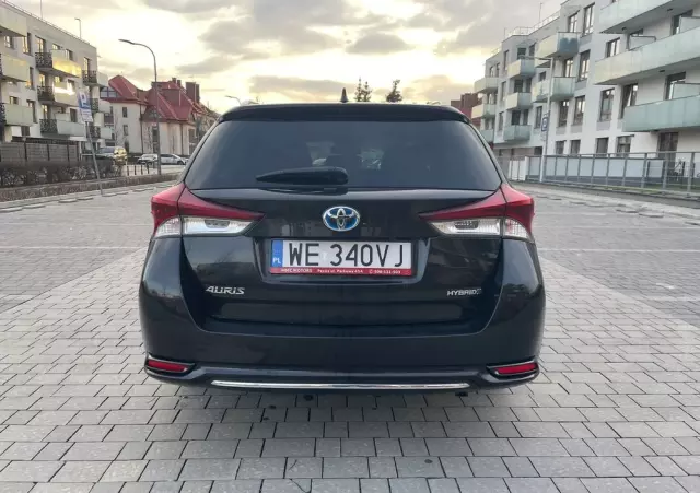 TOYOTA Auris Hybrid 135 Prestige