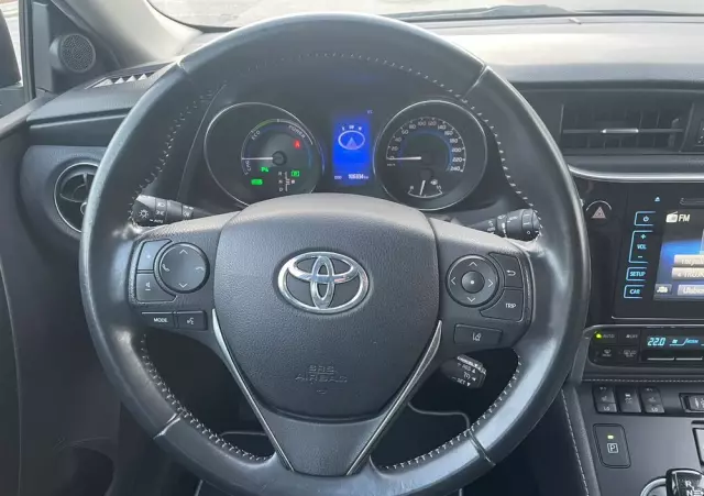 TOYOTA Auris Hybrid 135 Prestige