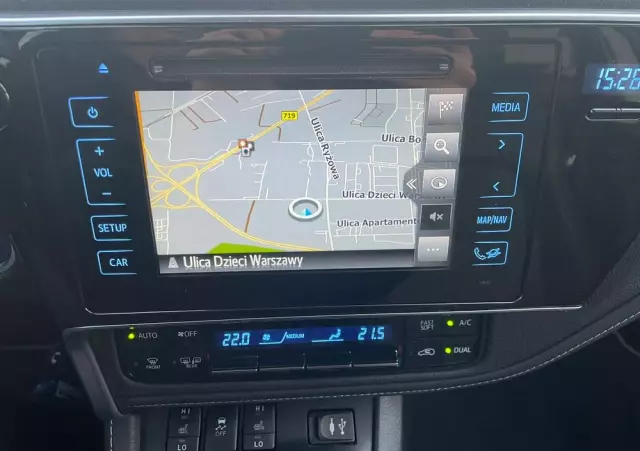 TOYOTA Auris Hybrid 135 Prestige