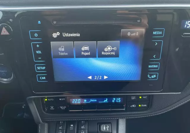 TOYOTA Auris Hybrid 135 Prestige