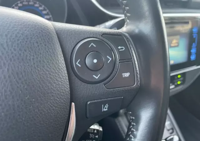 TOYOTA Auris Hybrid 135 Prestige