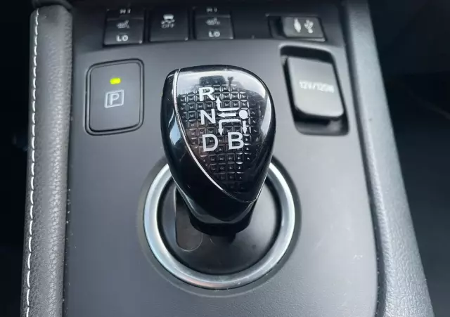 TOYOTA Auris Hybrid 135 Prestige