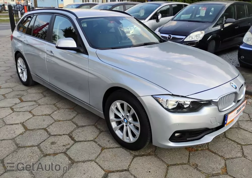 BMW Seria 3 318d Touring Luxury Line