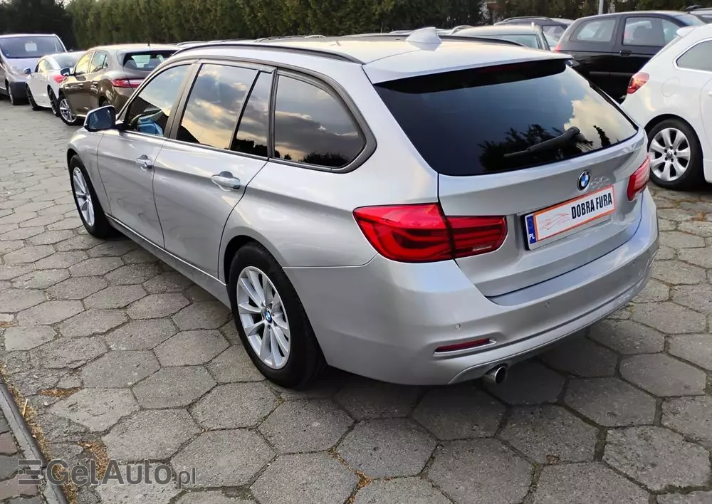 BMW Seria 3 318d Touring Luxury Line