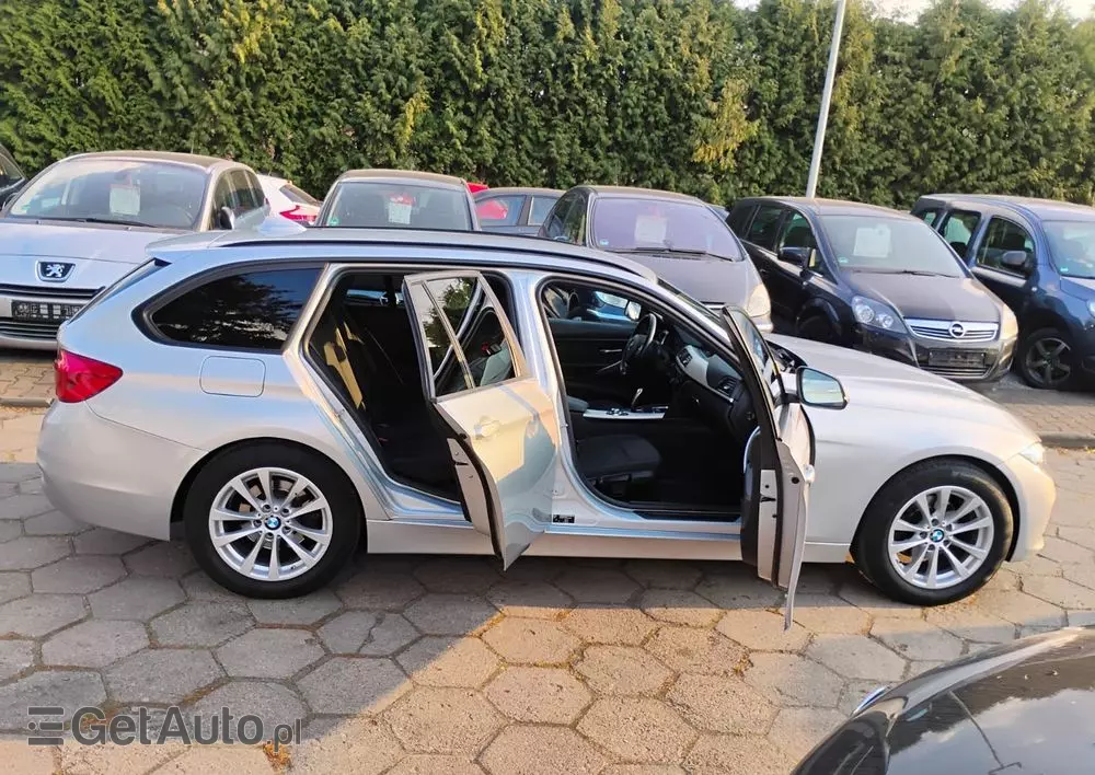 BMW Seria 3 318d Touring Luxury Line