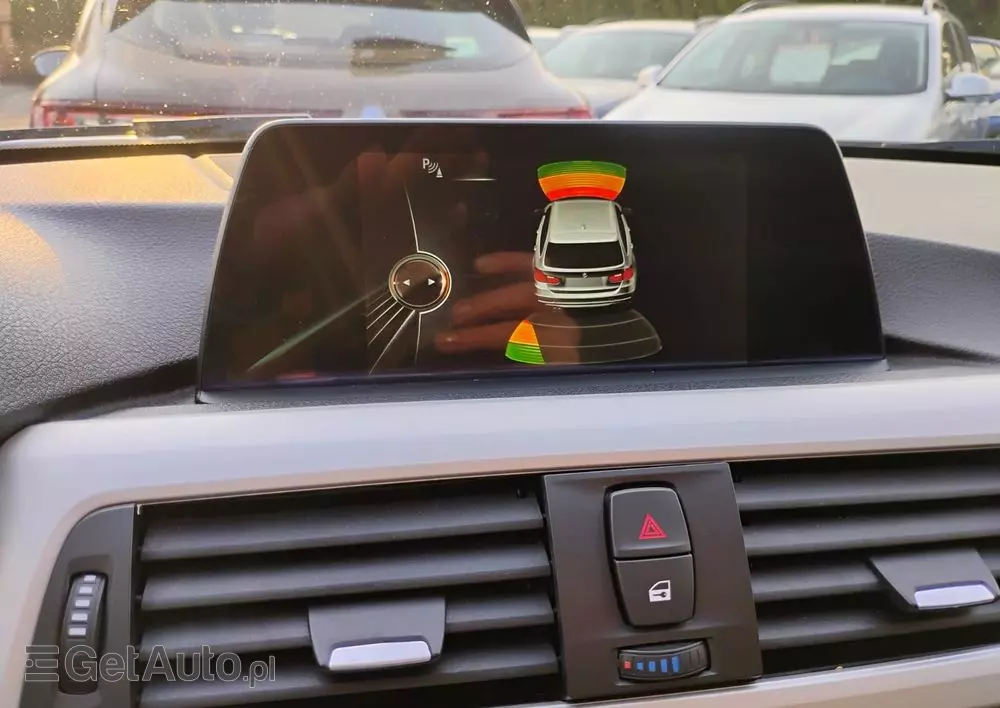 BMW Seria 3 318d Touring Luxury Line