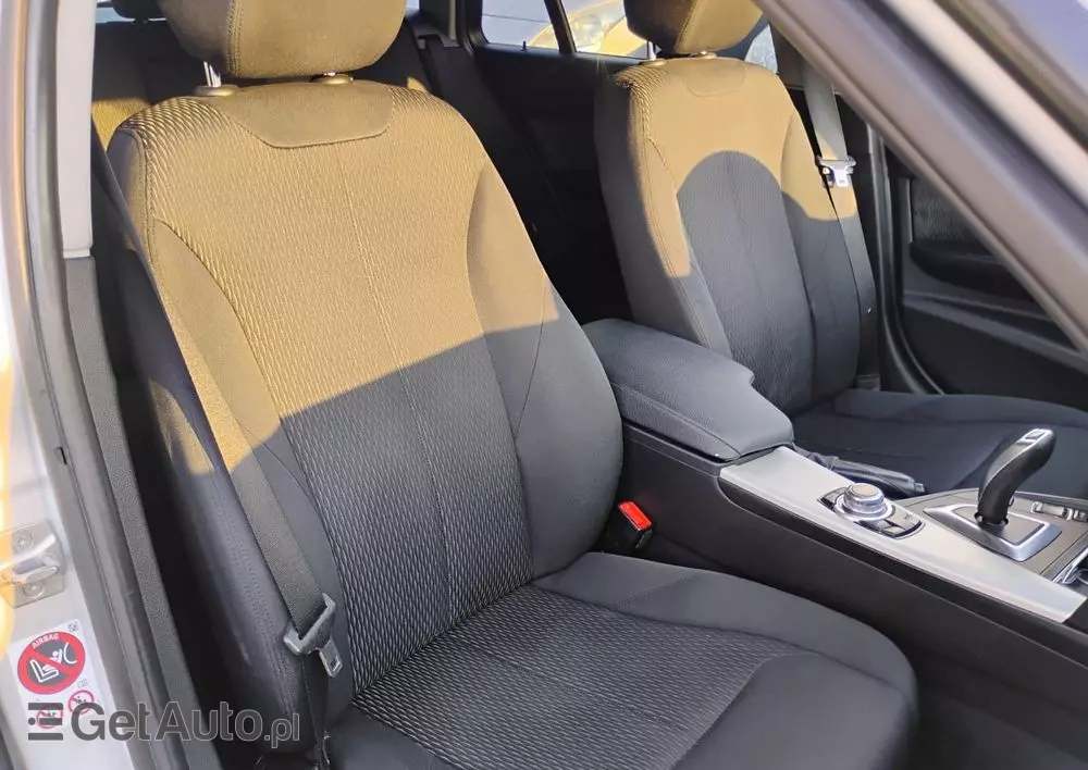 BMW Seria 3 318d Touring Luxury Line