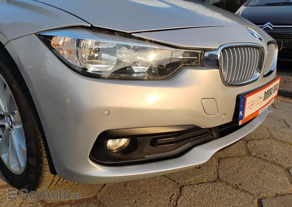 BMW Seria 3 318d Touring Luxury Line