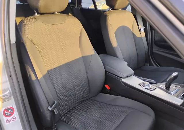 BMW Seria 3 318d Touring Luxury Line