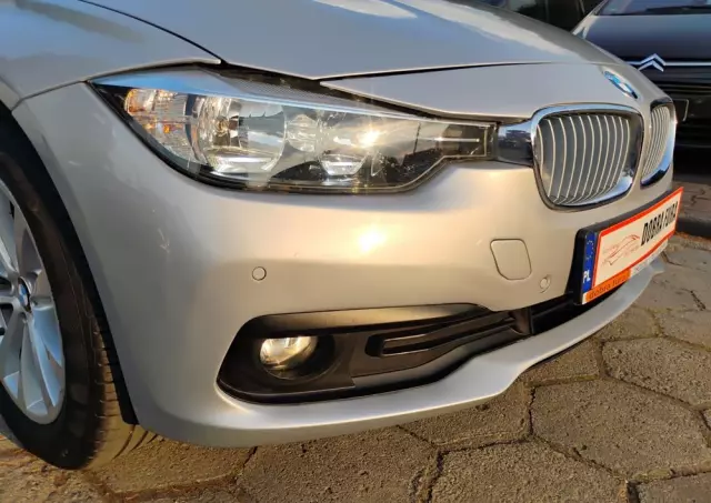 BMW Seria 3 318d Touring Luxury Line