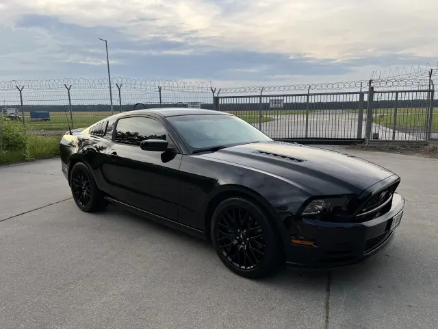 FORD Mustang GT 5.0 Premium