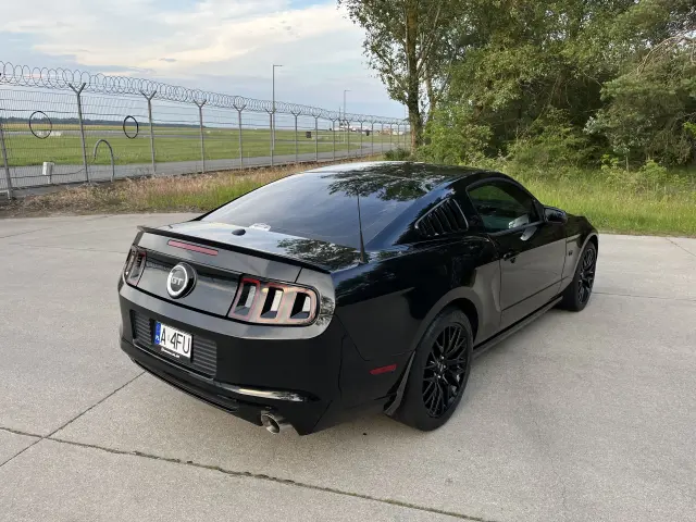 FORD Mustang GT 5.0 Premium