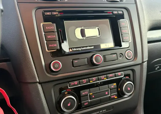 VOLKSWAGEN Golf 1.6 TDI DPF Comfortline