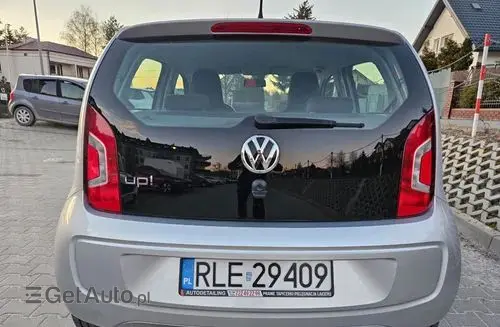 VOLKSWAGEN Up! 