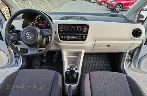 VOLKSWAGEN Up! 
