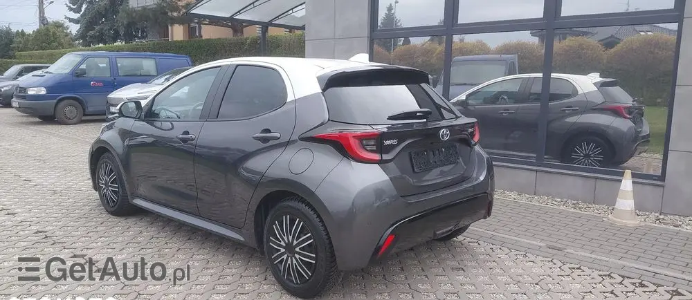 TOYOTA Yaris Hybrid 1.5 Style