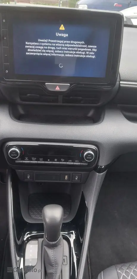 TOYOTA Yaris Hybrid 1.5 Style