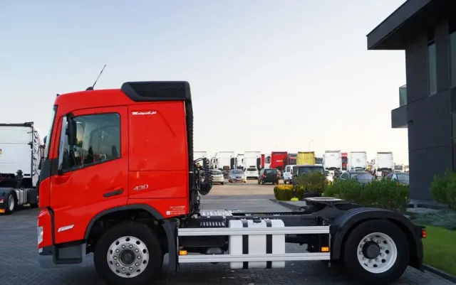 VOLVO FM 430 / PEŁNY ADR / WAGA: 6500 KG / NISKA KABINA / 2022 ROK / PO ZŁOTYM KONTRAKCIE SERWISOWYM / 