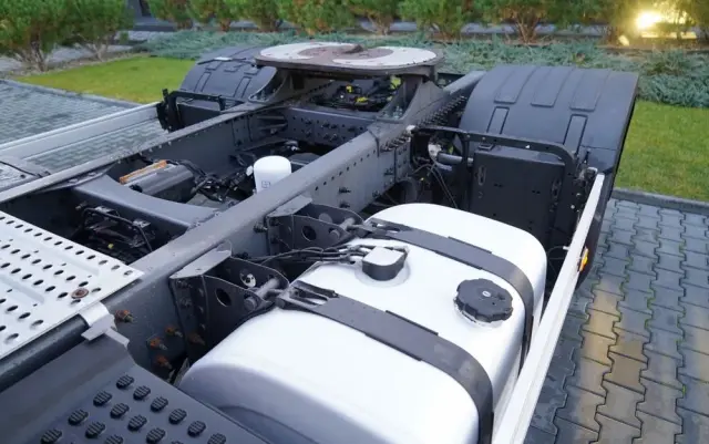 VOLVO FM 430 / PEŁNY ADR / WAGA: 6500 KG / NISKA KABINA / 2022 ROK / PO ZŁOTYM KONTRAKCIE SERWISOWYM / 