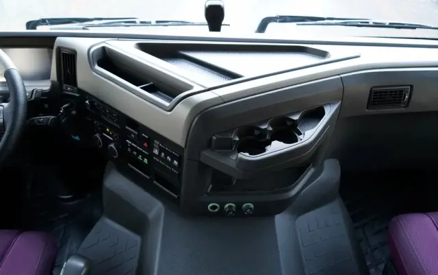 VOLVO FM 430 / PEŁNY ADR / WAGA: 6500 KG / NISKA KABINA / 2022 ROK / PO ZŁOTYM KONTRAKCIE SERWISOWYM / 