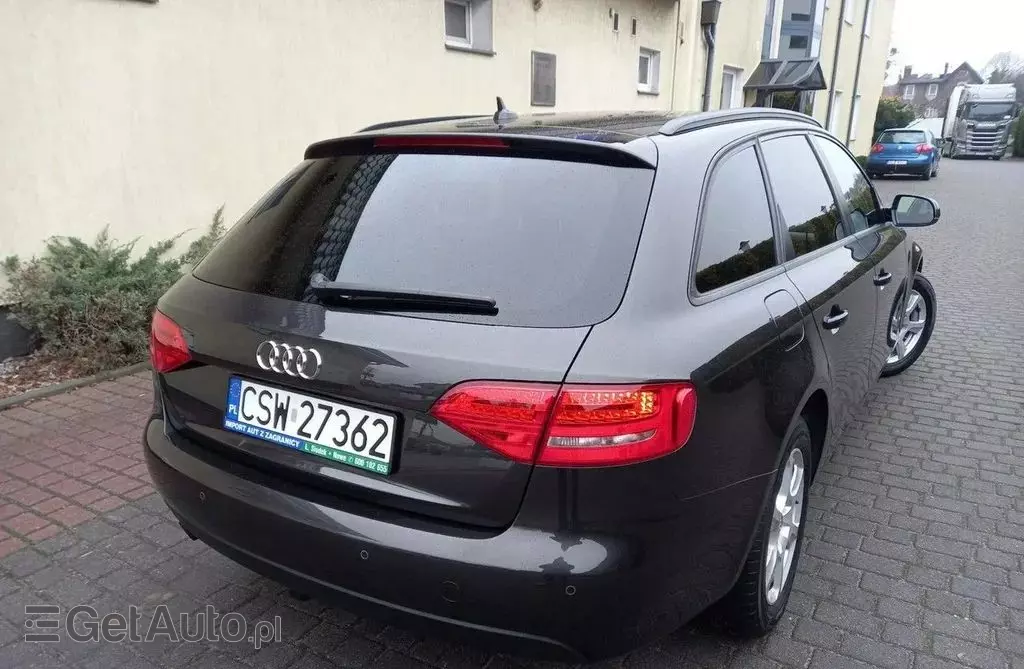 AUDI A4 