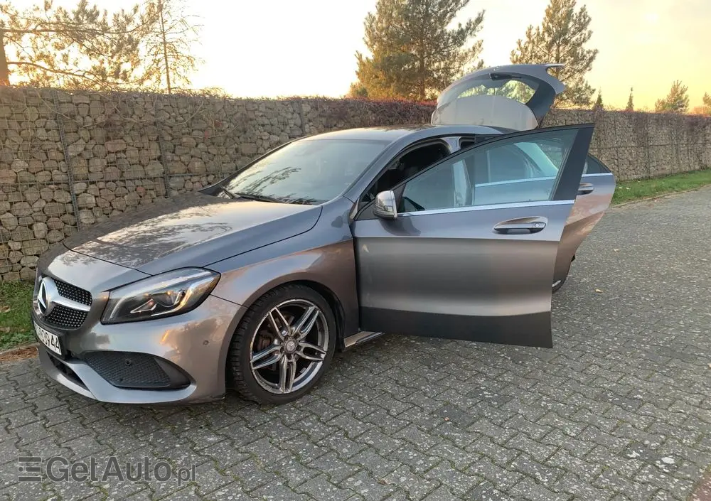 MERCEDES-BENZ Klasa A 180 7G-DCT AMG Line