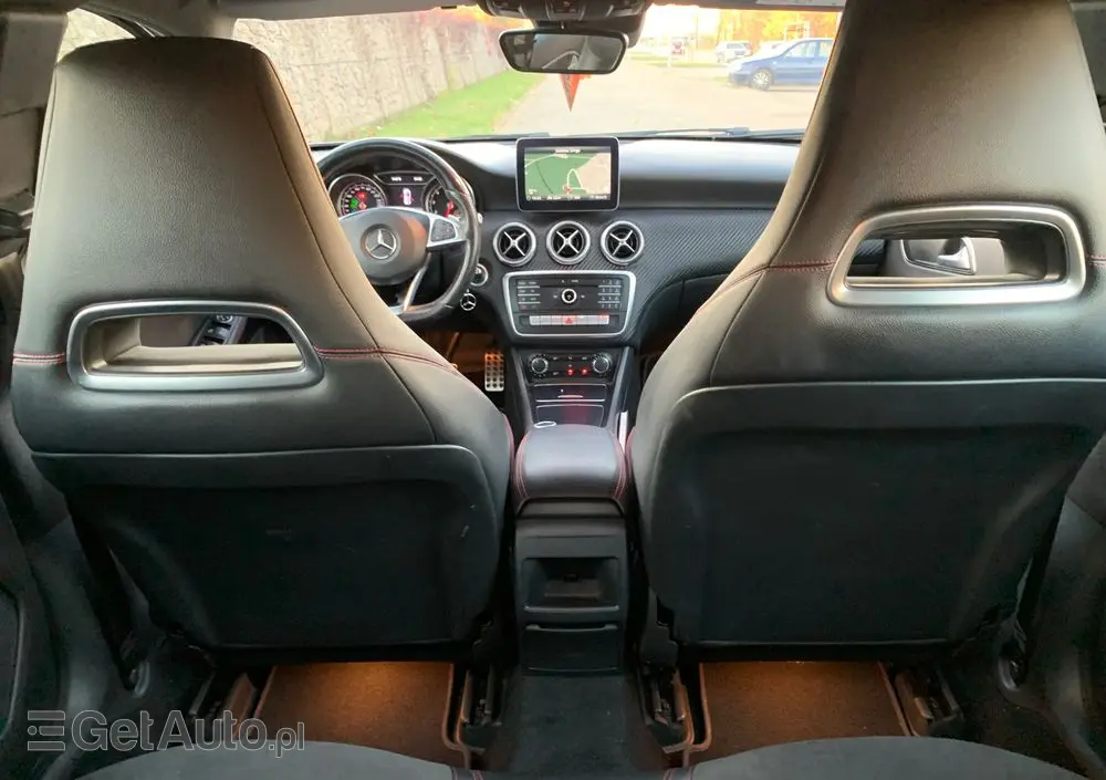 MERCEDES-BENZ Klasa A 180 7G-DCT AMG Line