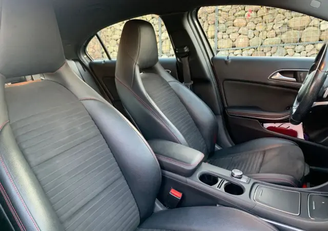 MERCEDES-BENZ Klasa A 180 7G-DCT AMG Line