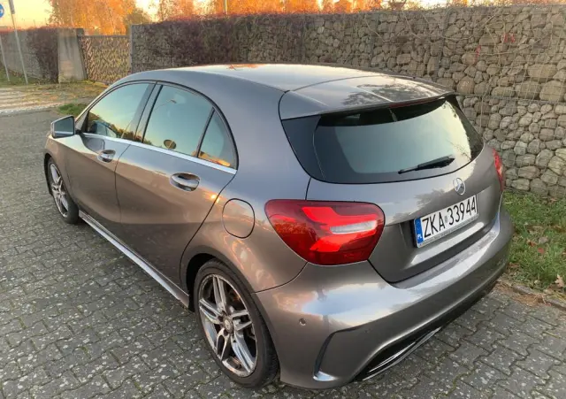 MERCEDES-BENZ Klasa A 180 7G-DCT AMG Line