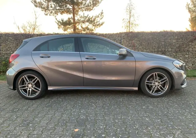 MERCEDES-BENZ Klasa A 180 7G-DCT AMG Line