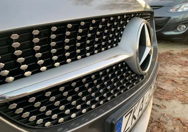 MERCEDES-BENZ Klasa A 180 7G-DCT AMG Line