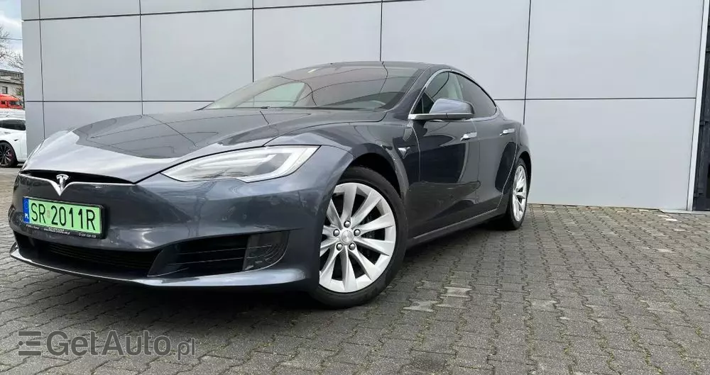 TESLA Model S Standard Reichweite