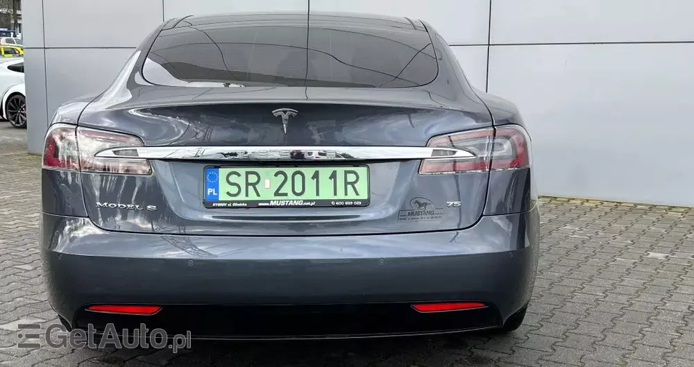 TESLA Model S Standard Reichweite