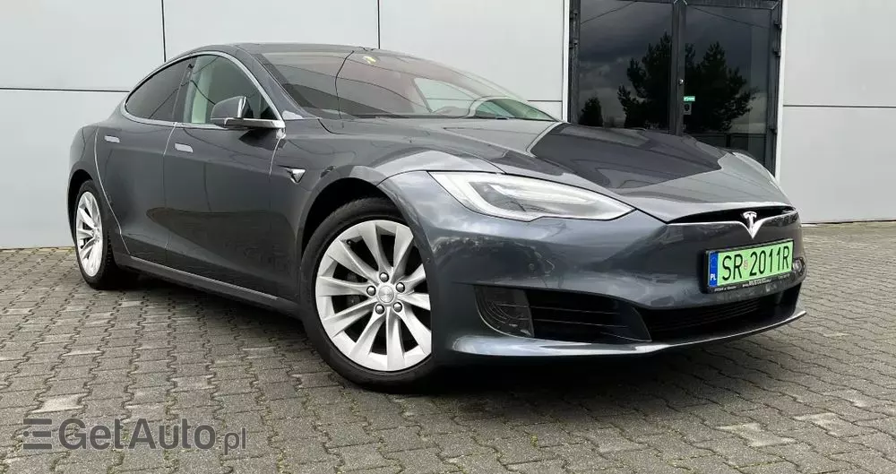 TESLA Model S Standard Reichweite