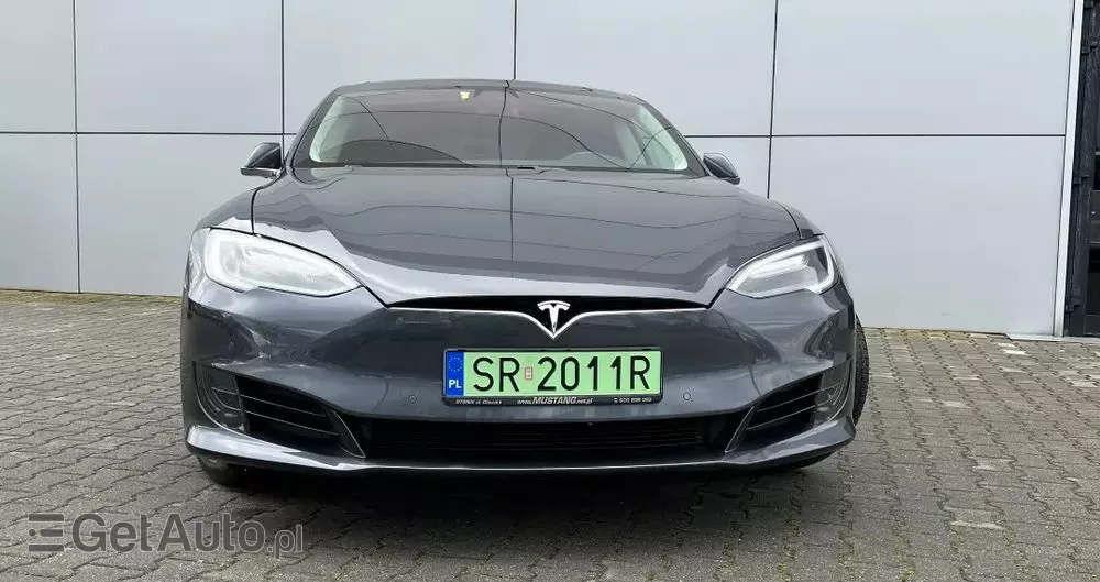 TESLA Model S Standard Reichweite