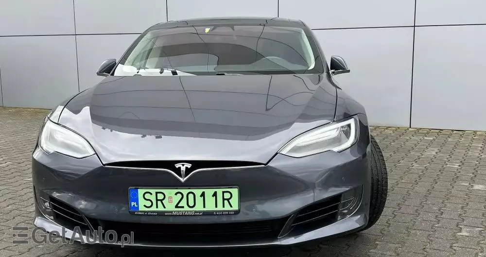 TESLA Model S Standard Reichweite
