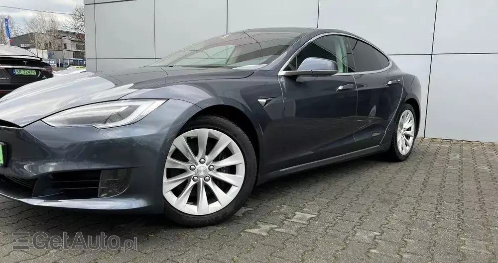 TESLA Model S Standard Reichweite