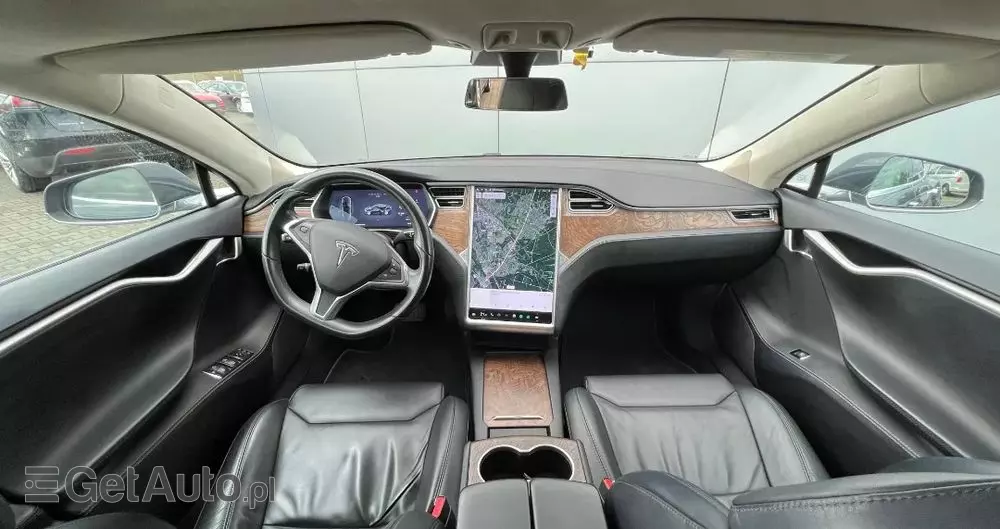 TESLA Model S Standard Reichweite