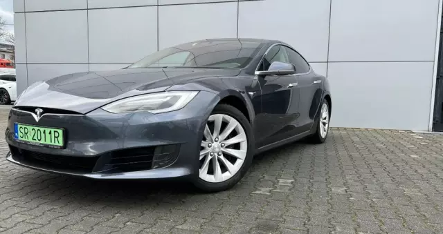 TESLA Model S Standard Reichweite