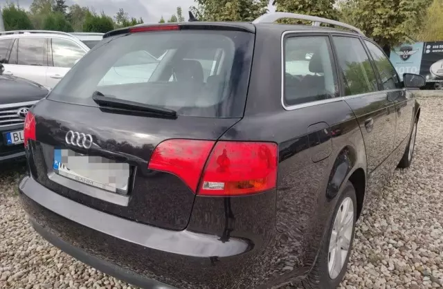 AUDI A4 