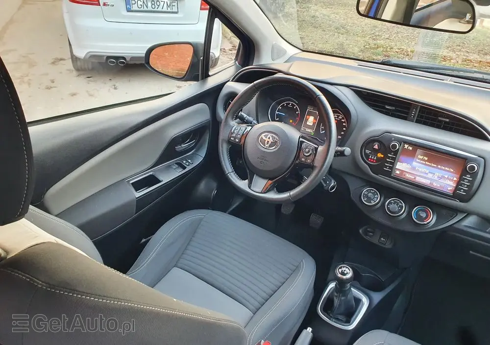 TOYOTA Yaris 