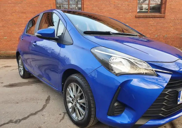 TOYOTA Yaris 