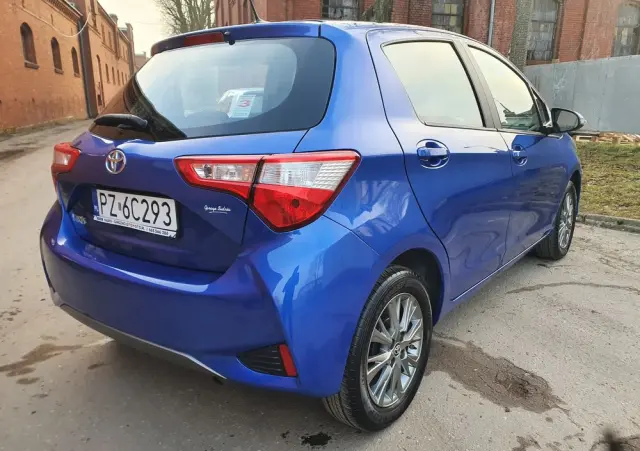 TOYOTA Yaris 