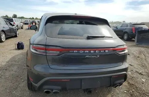 PORSCHE Macan 
