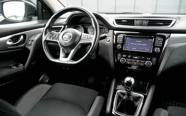 NISSAN Qashqai 1.2 DIG-T Tekna EU6