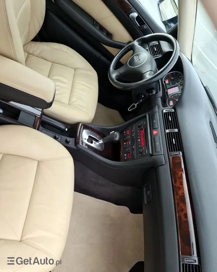 AUDI A6 Limousine 