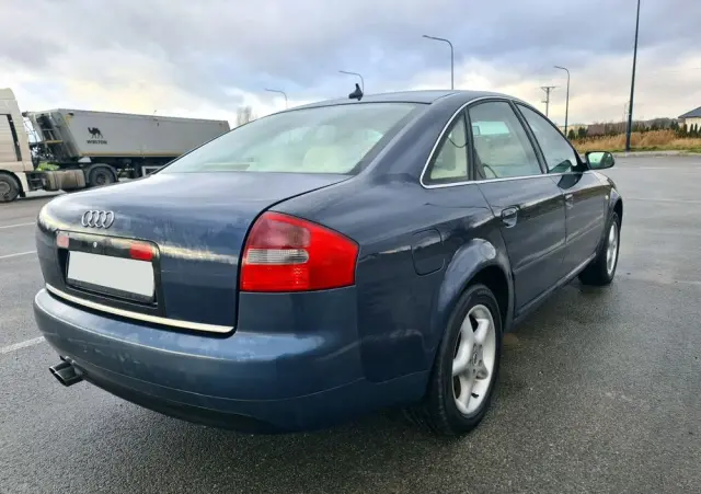 AUDI A6 Limousine 